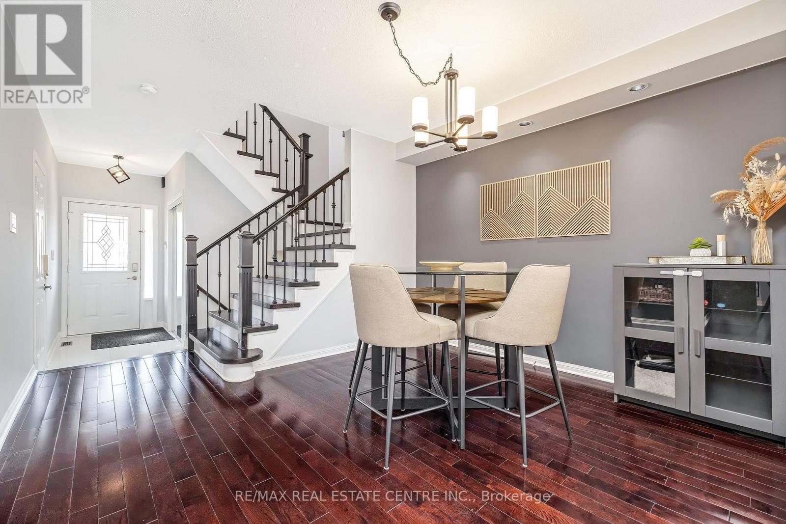 1617 Cartwright Crescent, Milton, Ontario  L9T 5N6 - Photo 4 - W12924556