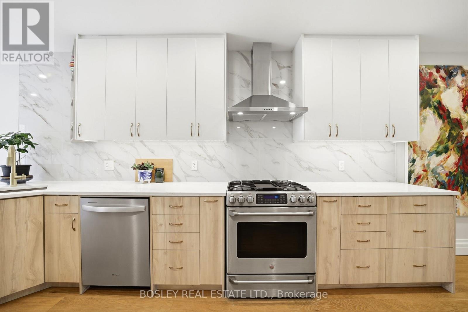 43 Gilbert Avenue, Toronto, Ontario  M6E 4W2 - Photo 12 - W12924558