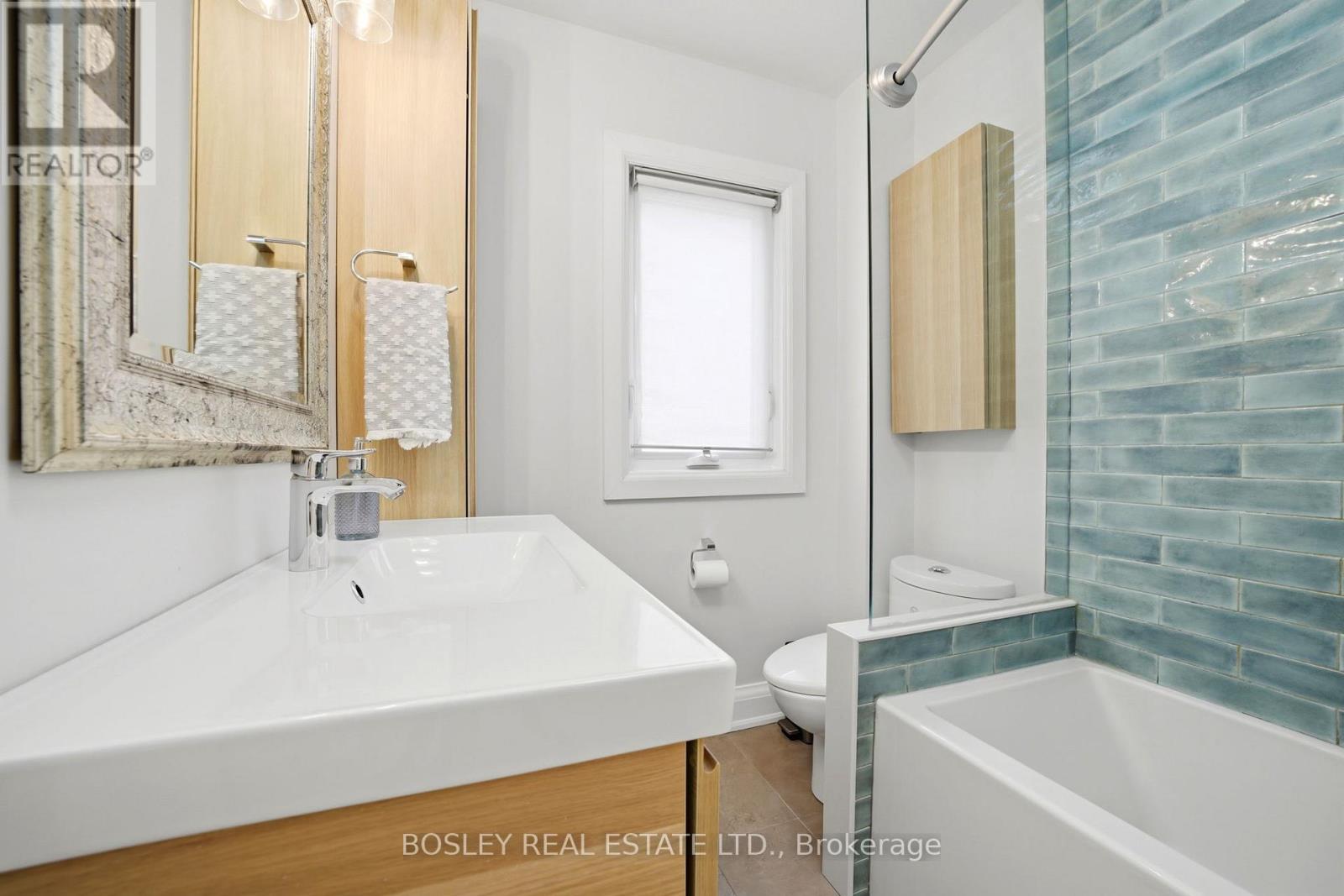 43 Gilbert Avenue, Toronto, Ontario  M6E 4W2 - Photo 27 - W12924558