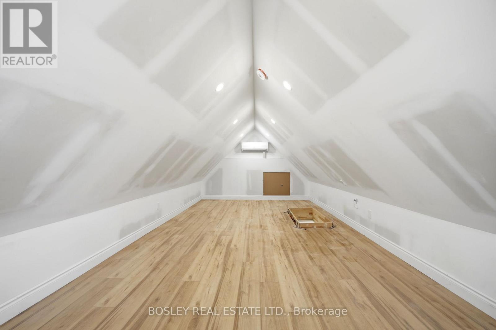 43 Gilbert Avenue, Toronto, Ontario  M6E 4W2 - Photo 31 - W12924558