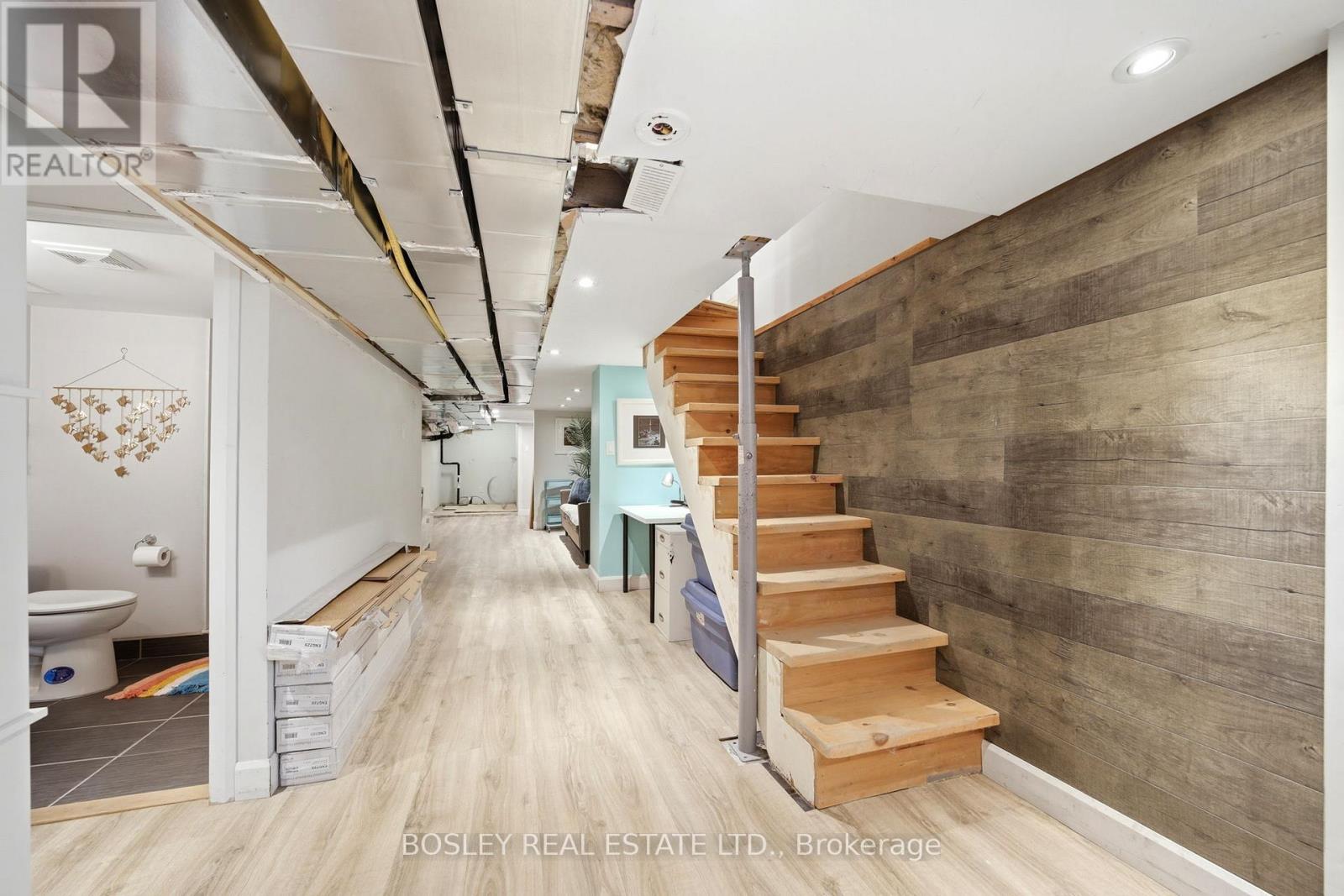 43 Gilbert Avenue, Toronto, Ontario  M6E 4W2 - Photo 32 - W12924558