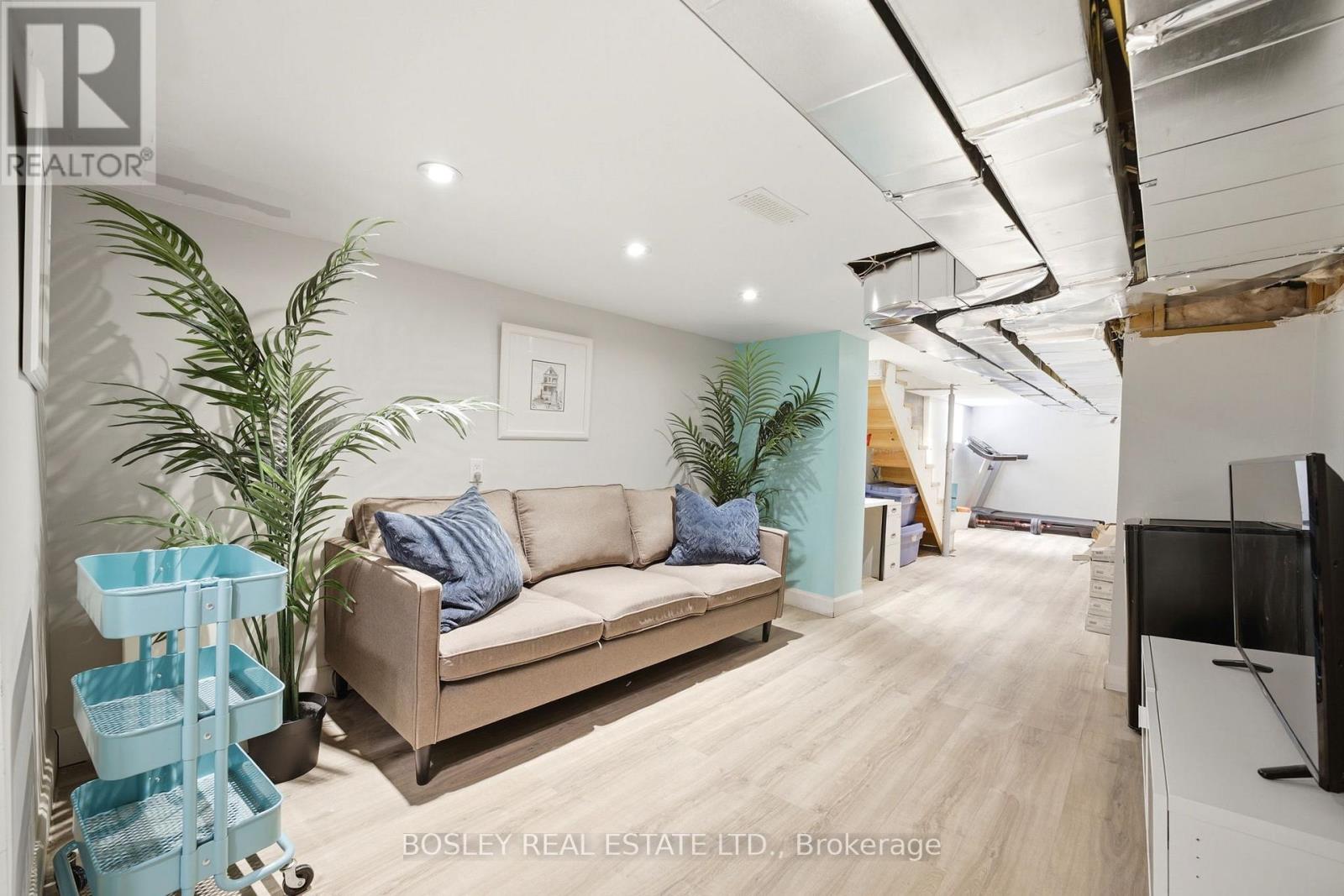 43 Gilbert Avenue, Toronto, Ontario  M6E 4W2 - Photo 33 - W12924558