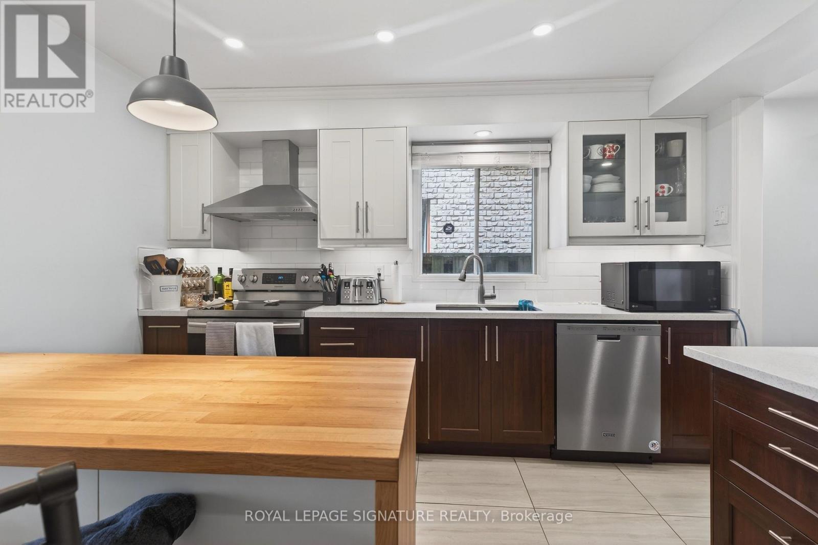 5115 Salishan Circle, Mississauga, Ontario  L5R 3E8 - Photo 10 - W12924576