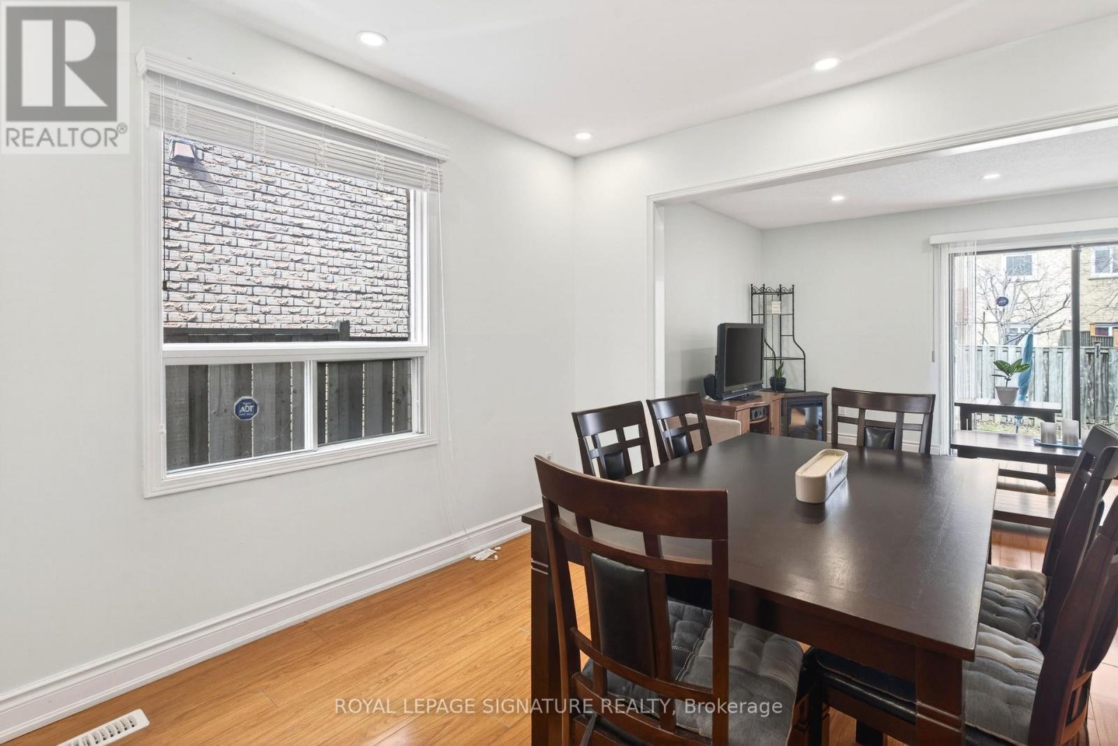 5115 Salishan Circle, Mississauga, Ontario  L5R 3E8 - Photo 13 - W12924576