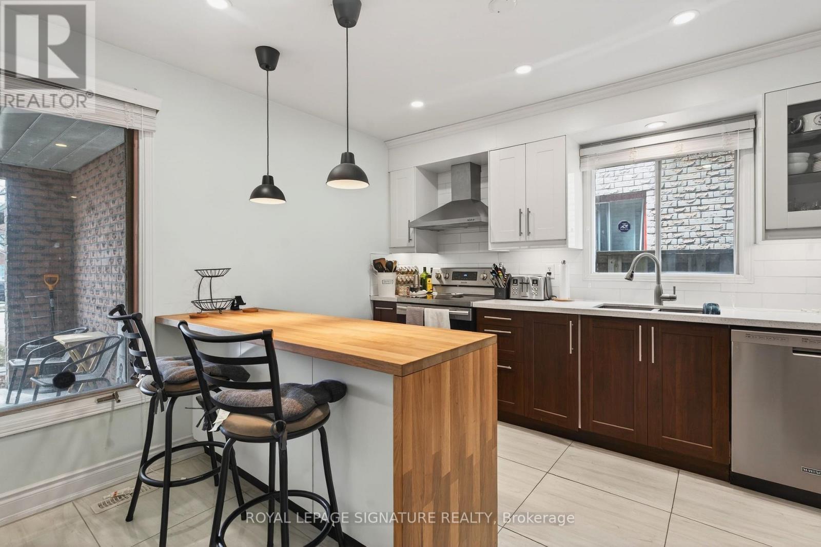 5115 Salishan Circle, Mississauga, Ontario  L5R 3E8 - Photo 5 - W12924576