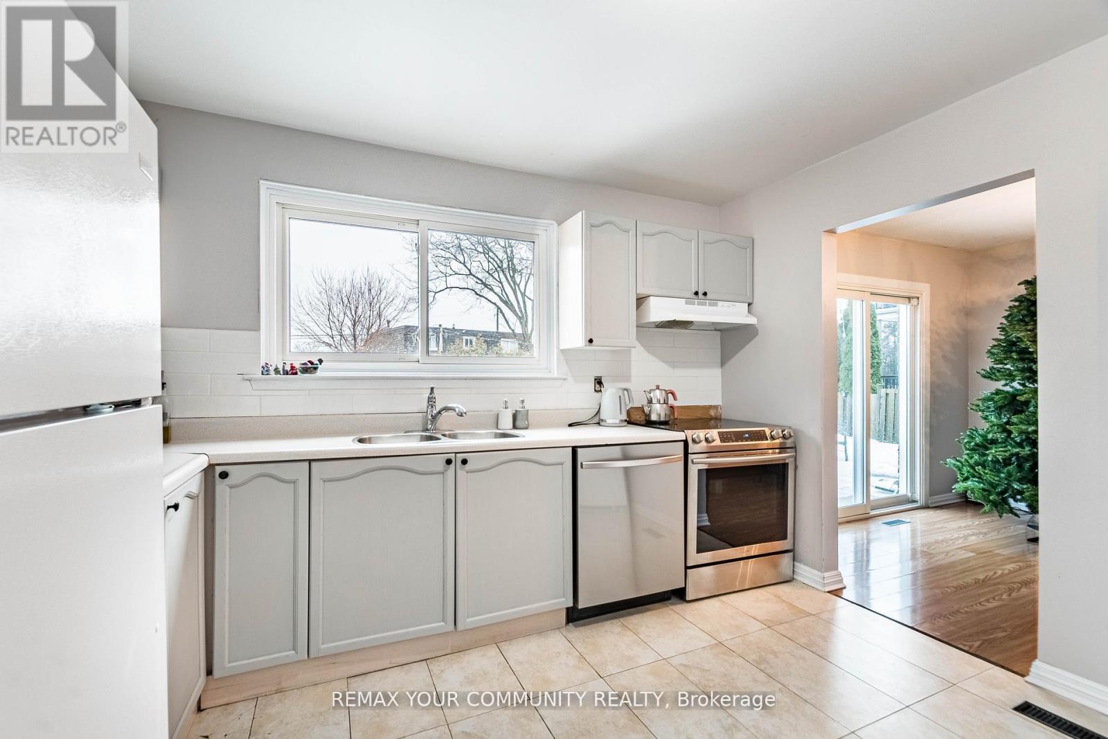 2202 Bridge Road, Oakville, Ontario  L6L 2G3 - Photo 21 - W12924600