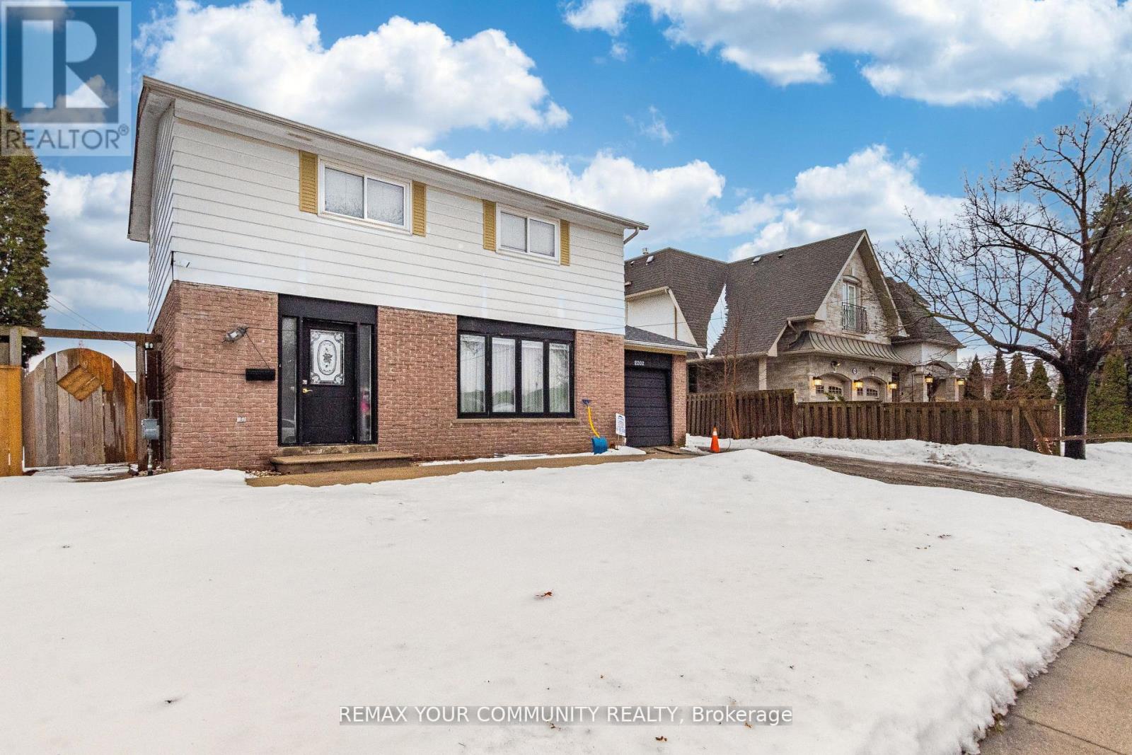 2202 Bridge Road, Oakville, Ontario  L6L 2G3 - Photo 4 - W12924600