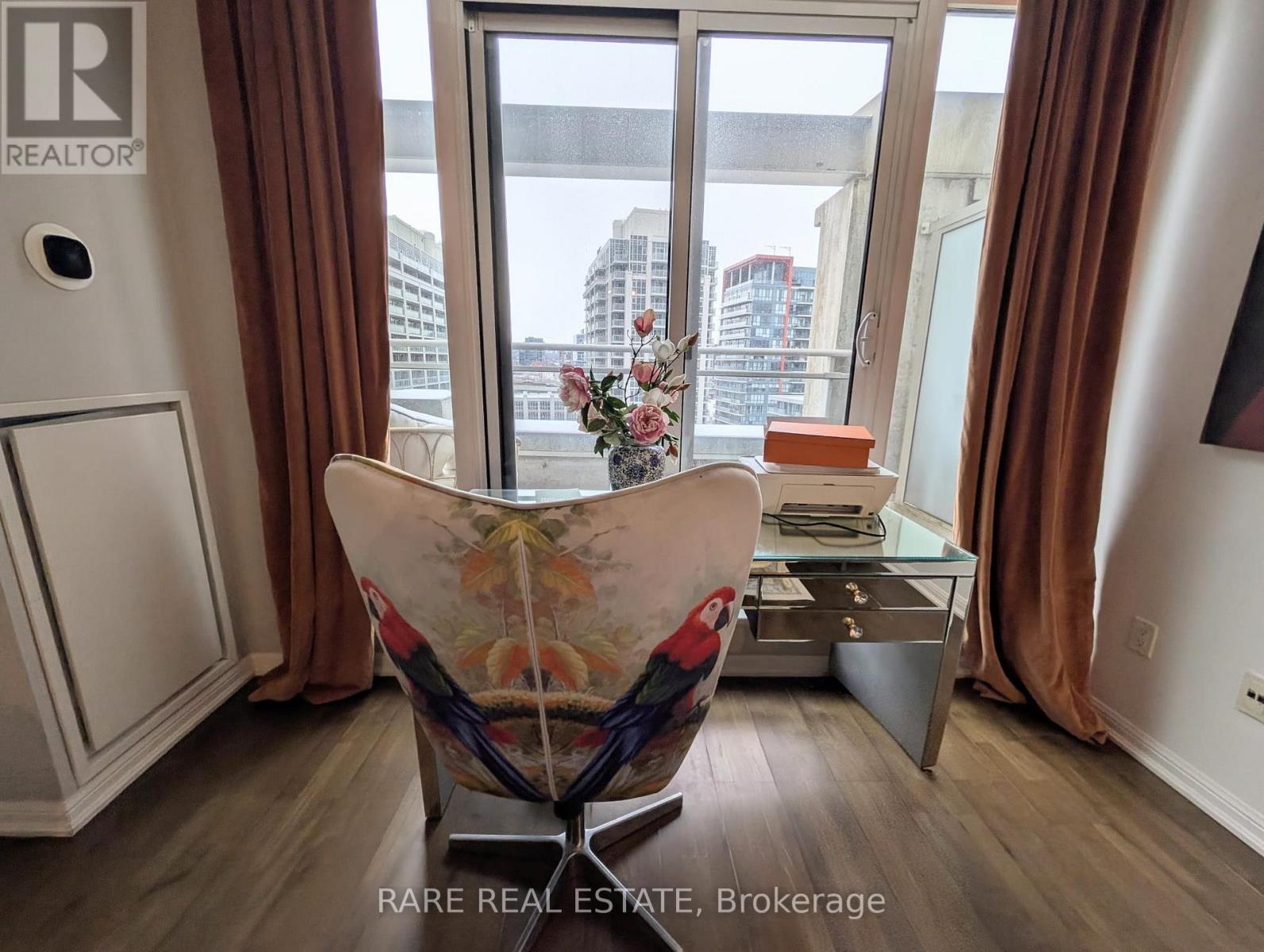 1019 - 628 Fleet Street N, Toronto, Ontario  M5V 1A8 - Photo 4 - C12918218