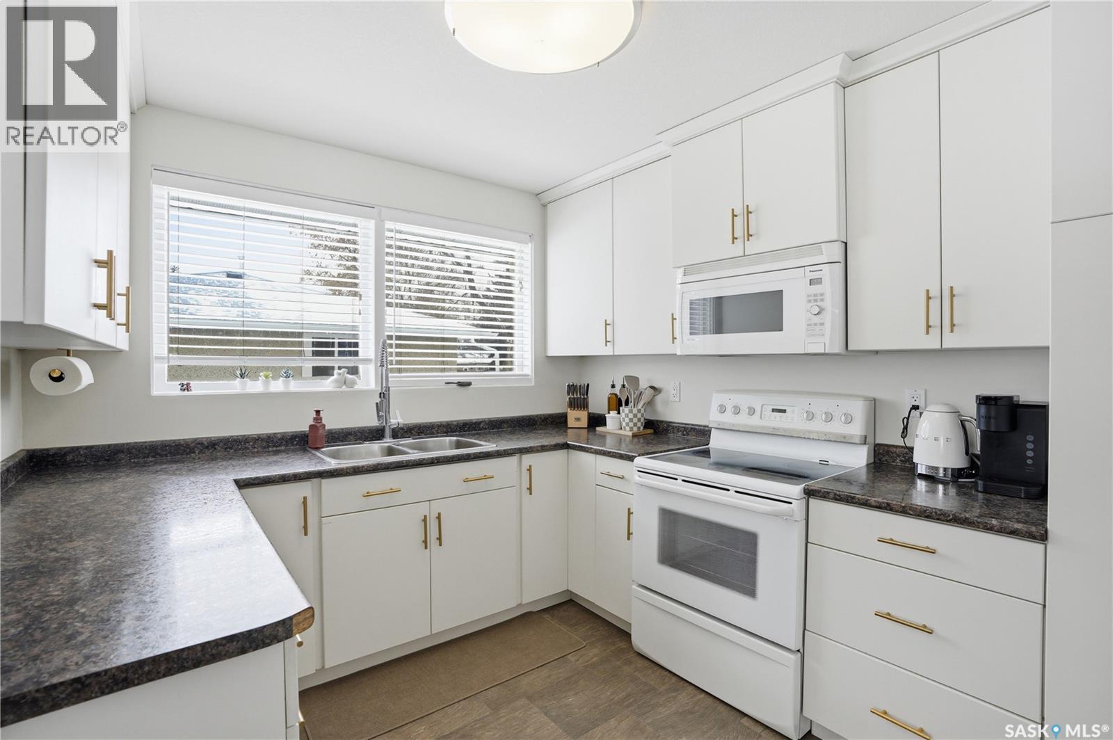 11 Ling Street, Saskatoon, Saskatchewan  S7H 3G4 - Photo 12 - SK031334