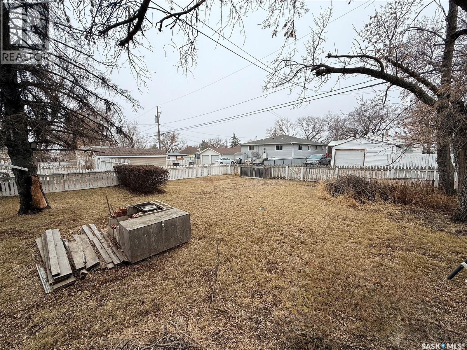 392 9th Avenue Nw, Swift Current, Saskatchewan  S9H 1A9 - Photo 30 - SK031325