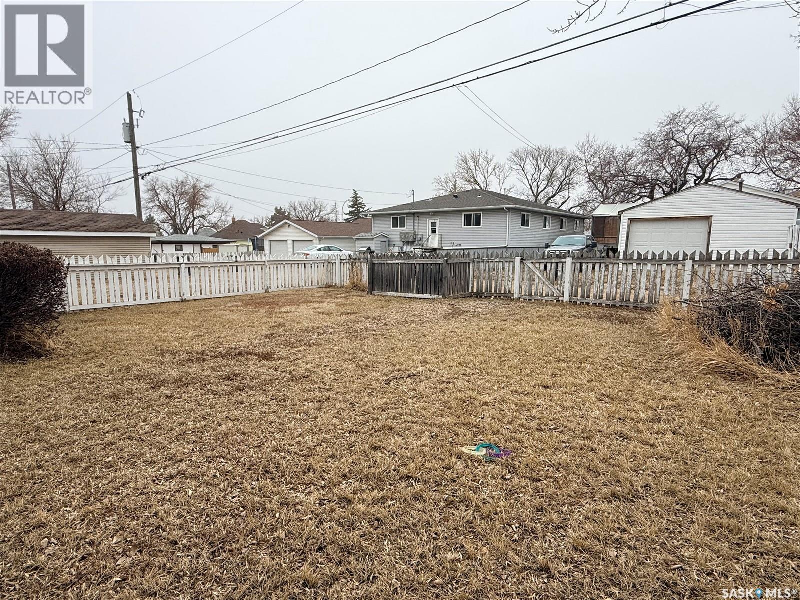 392 9th Avenue Nw, Swift Current, Saskatchewan  S9H 1A9 - Photo 31 - SK031325