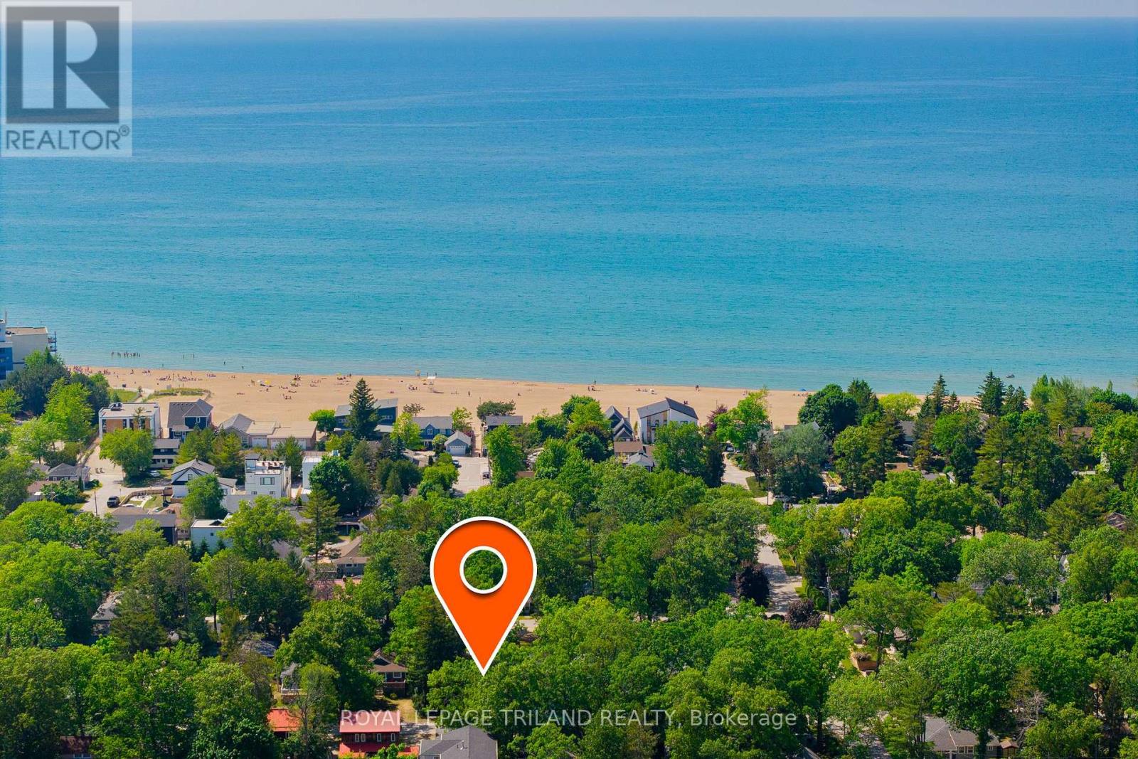 28 Elmwood Avenue, Lambton Shores, Ontario  N0M 1T0 - Photo 43 - X12924414