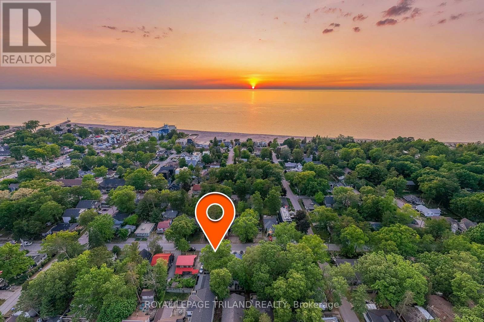 28 Elmwood Avenue, Lambton Shores, Ontario  N0M 1T0 - Photo 48 - X12924414