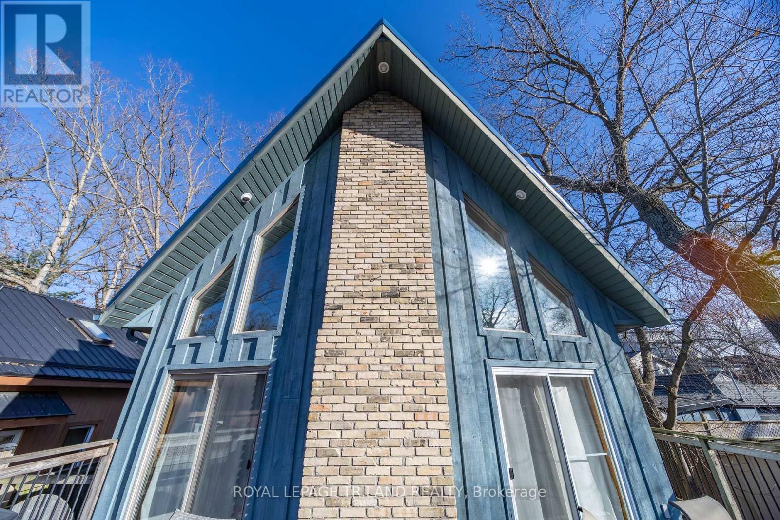 28 Elmwood Avenue, Lambton Shores, Ontario  N0M 1T0 - Photo 46 - X12924414