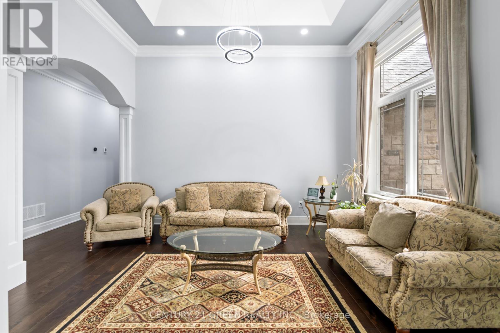 679 Hiawatha Boulevard, Hamilton, Ontario  L9G 3A6 - Photo 5 - X12900628