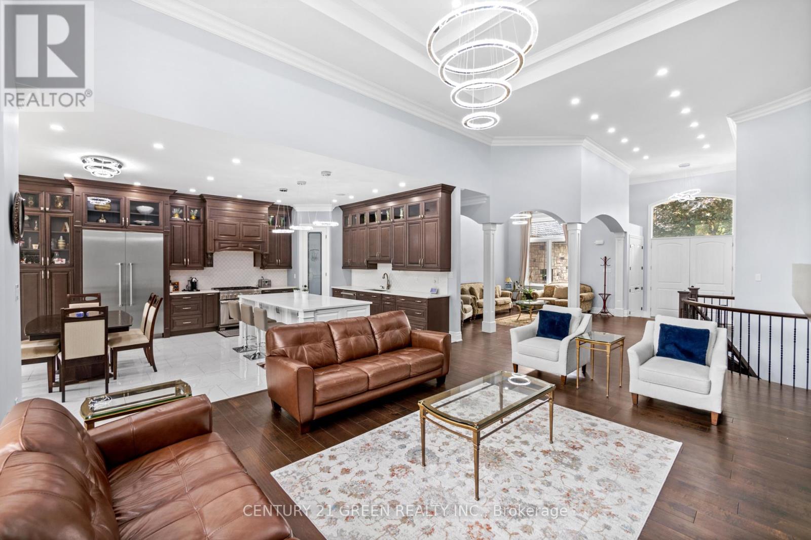 679 Hiawatha Boulevard, Hamilton, Ontario  L9G 3A6 - Photo 9 - X12900628