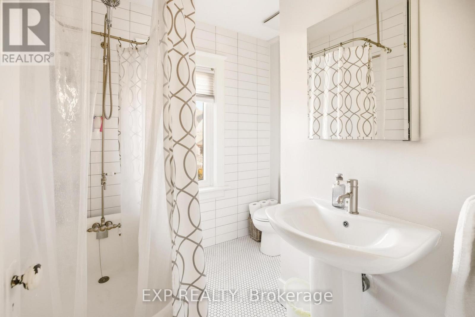 125 Wilhelm Street, Kitchener, Ontario  N2H 5S3 - Photo 35 - X12924428