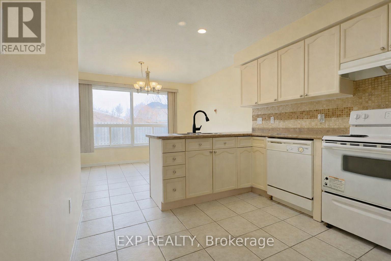 76 Templewood Drive, Kitchener, Ontario  N2R 1X3 - Photo 13 - X12924524