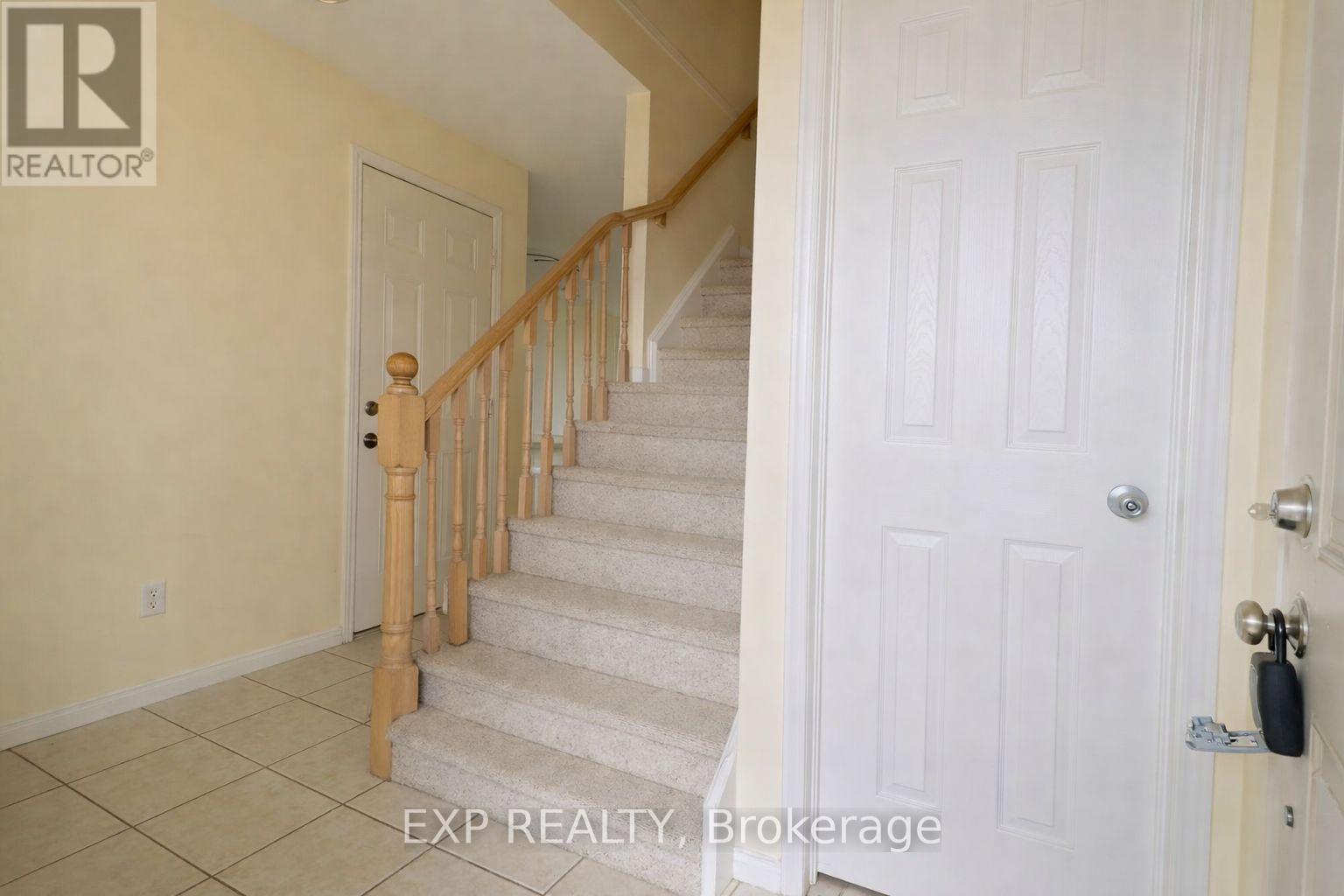 76 Templewood Drive, Kitchener, Ontario  N2R 1X3 - Photo 4 - X12924524