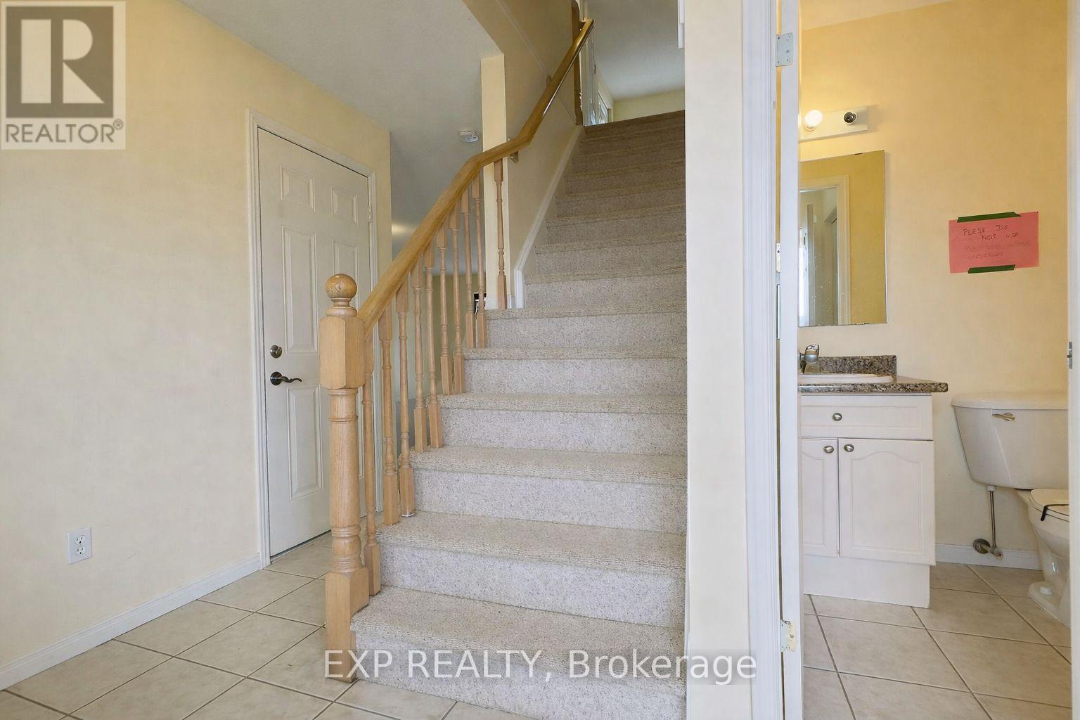 76 Templewood Drive, Kitchener, Ontario  N2R 1X3 - Photo 5 - X12924524