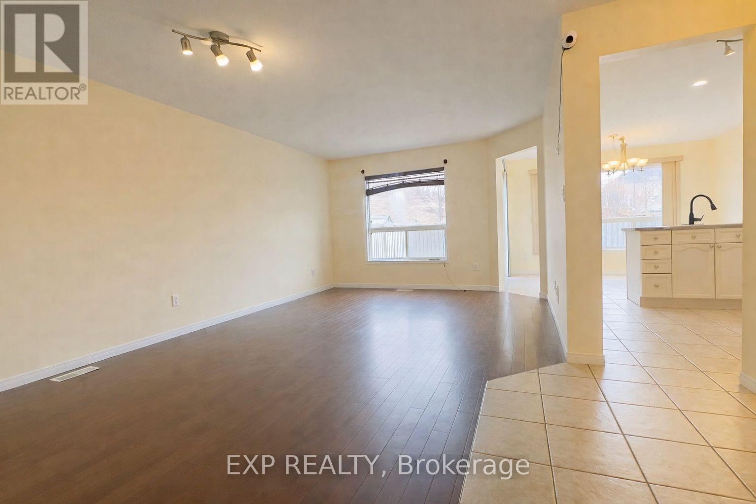 76 Templewood Drive, Kitchener, Ontario  N2R 1X3 - Photo 6 - X12924524