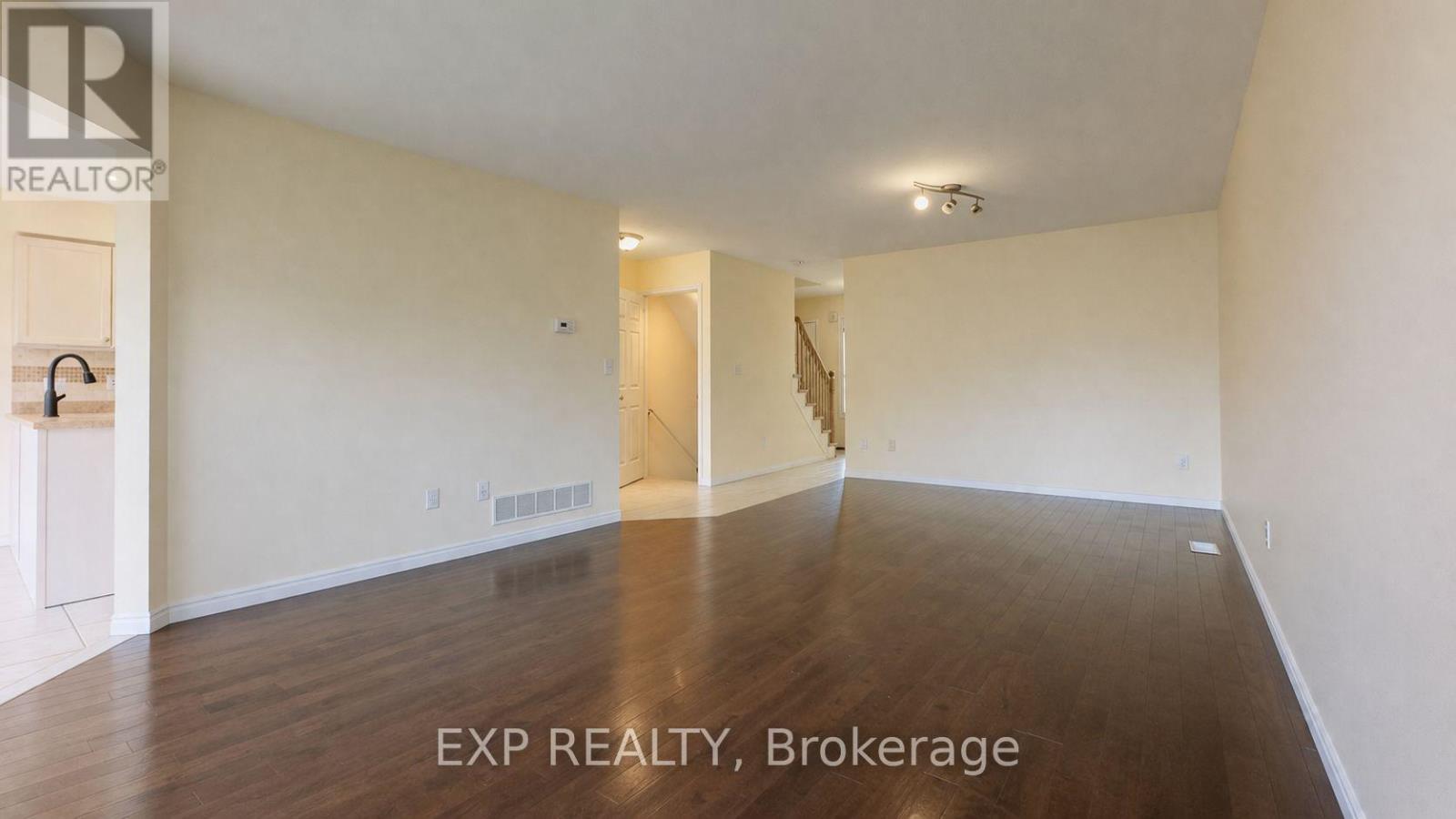 76 Templewood Drive, Kitchener, Ontario  N2R 1X3 - Photo 7 - X12924524