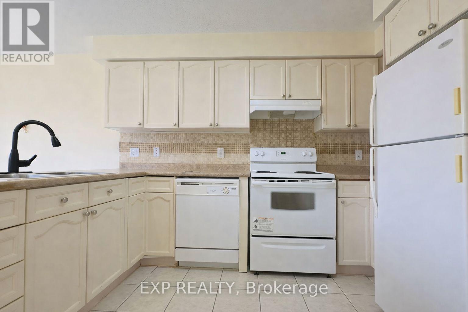 76 Templewood Drive, Kitchener, Ontario  N2R 1X3 - Photo 9 - X12924524