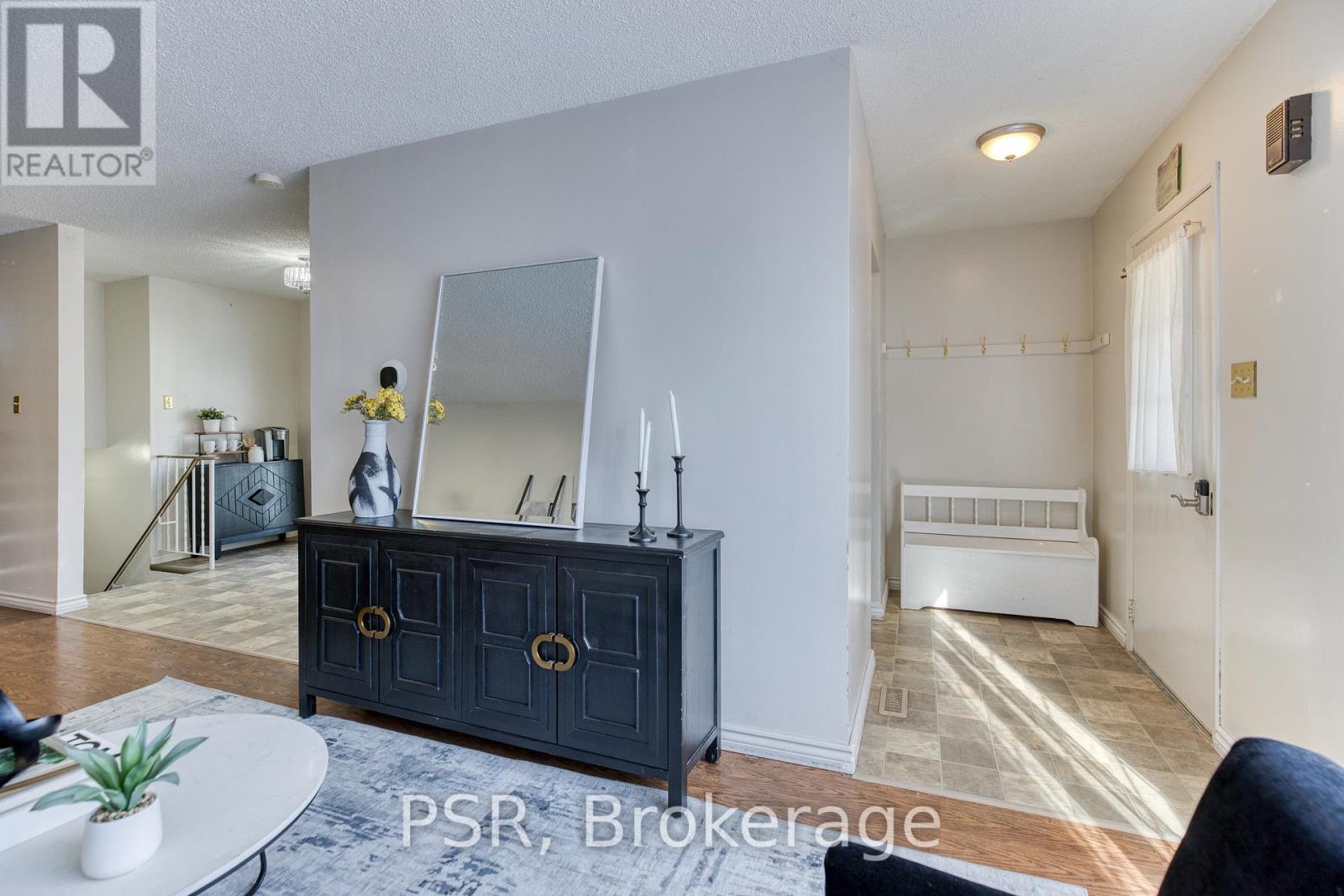 231 Heritage Drive, Kitchener, Ontario  N2B 3A9 - Photo 4 - X12924596