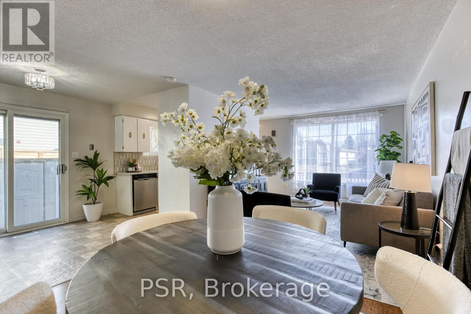 231 Heritage Drive, Kitchener, Ontario  N2B 3A9 - Photo 7 - X12924596