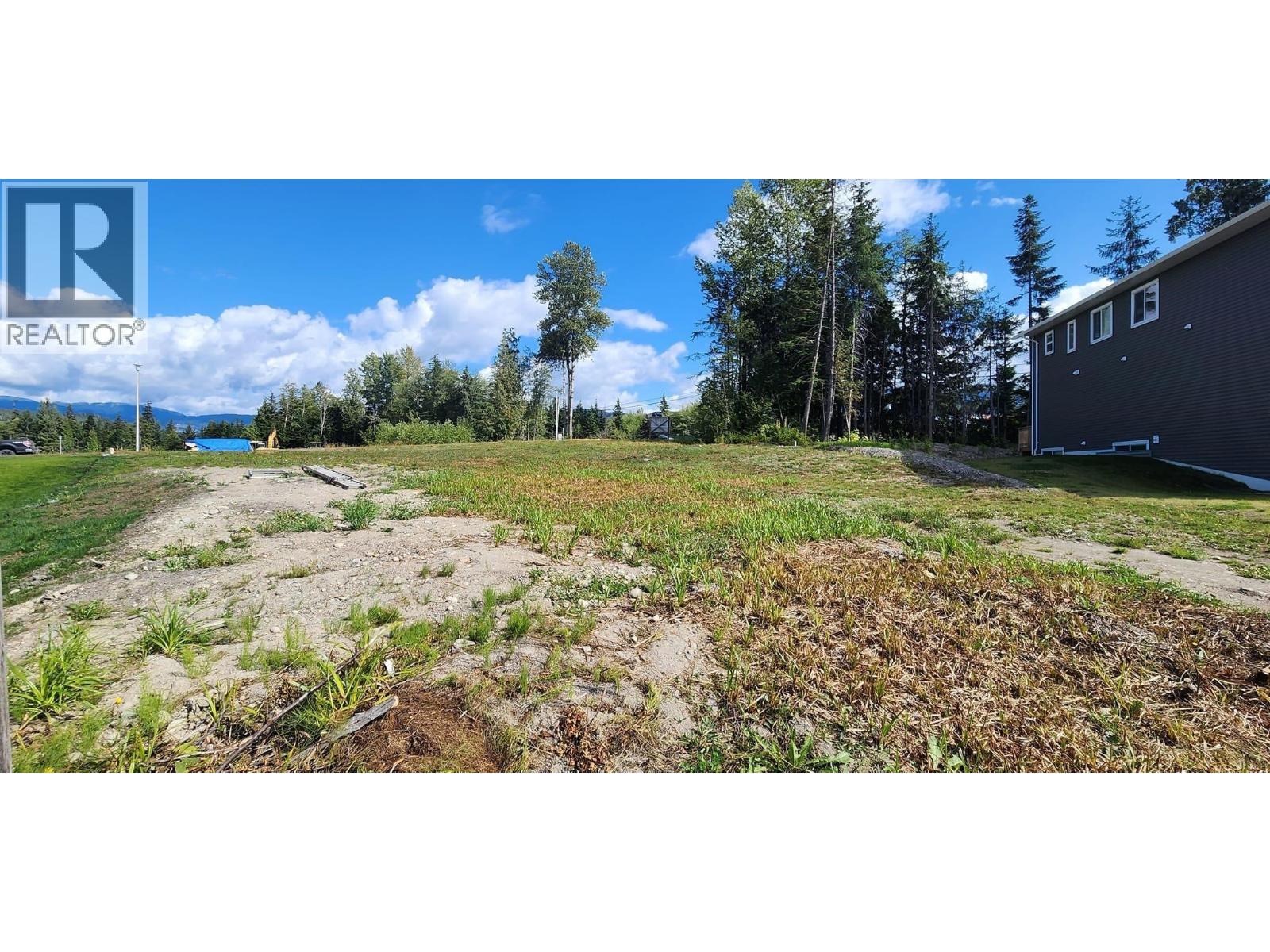 20 Robinson Street, Kitimat, British Columbia  V8C 2S2 - Photo 3 - R3103698