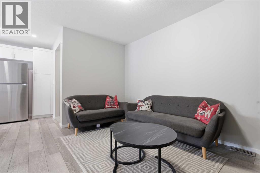 214 Windbury Lane Sw, Airdrie, Alberta  T4B 5J5 - Photo 11 - A2292075