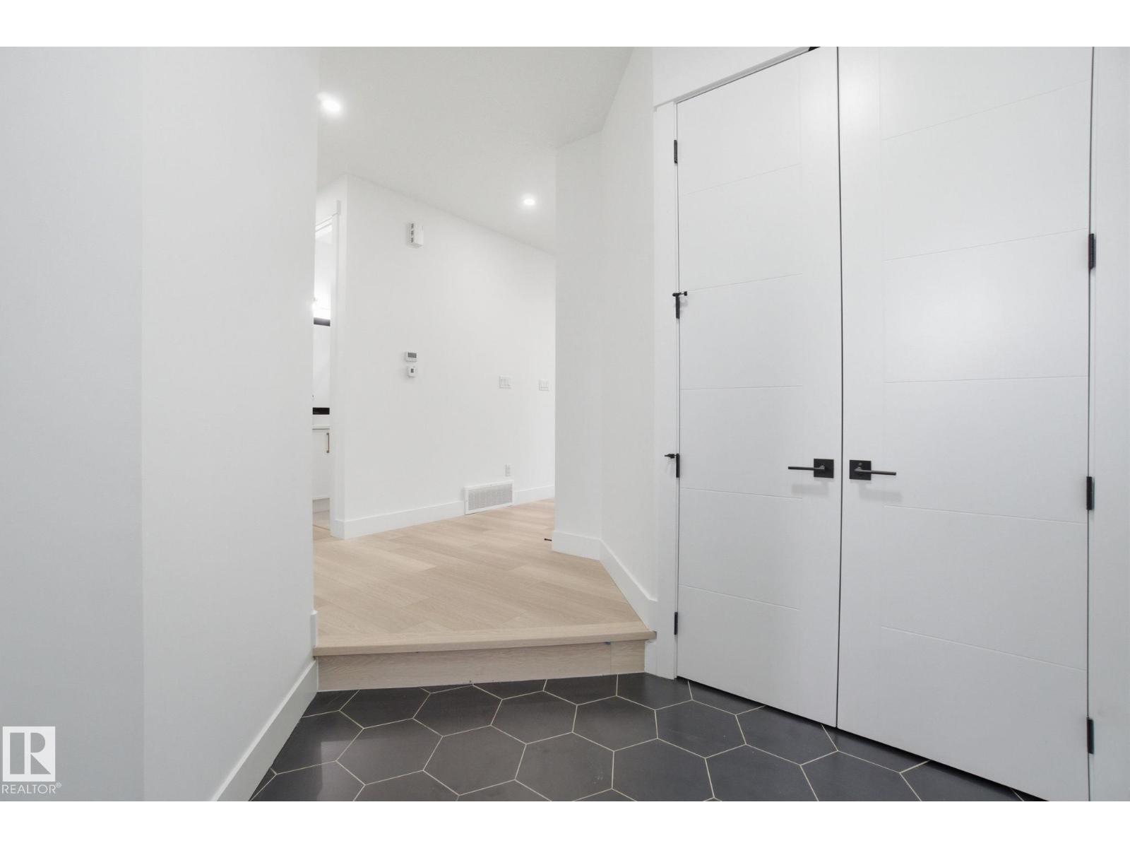 3311 Chernowski Wy Sw, Edmonton, Alberta T6W 5H2 - Photo 4 - E4475011