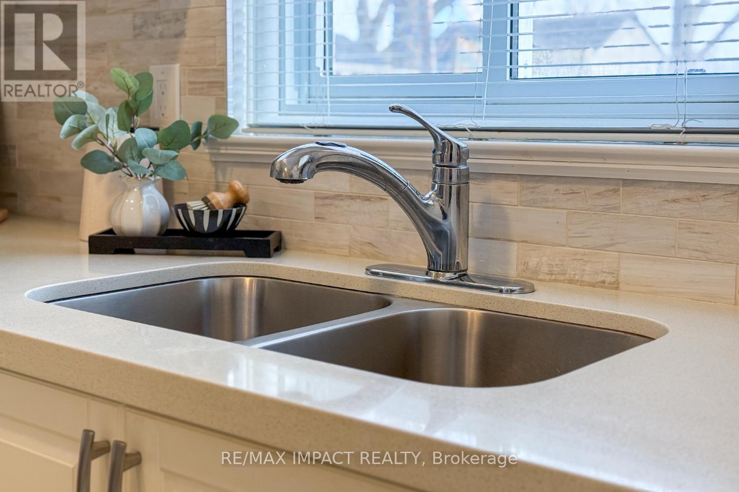 672 Galahad Drive, Oshawa, Ontario  L1K 1M2 - Photo 10 - E12924634