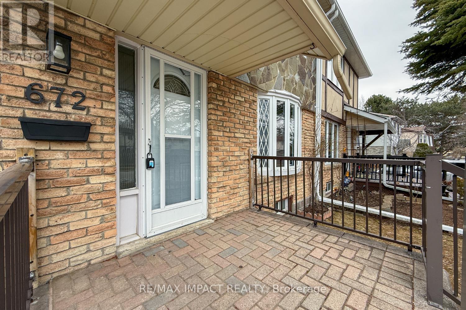 672 Galahad Drive, Oshawa, Ontario  L1K 1M2 - Photo 4 - E12924634