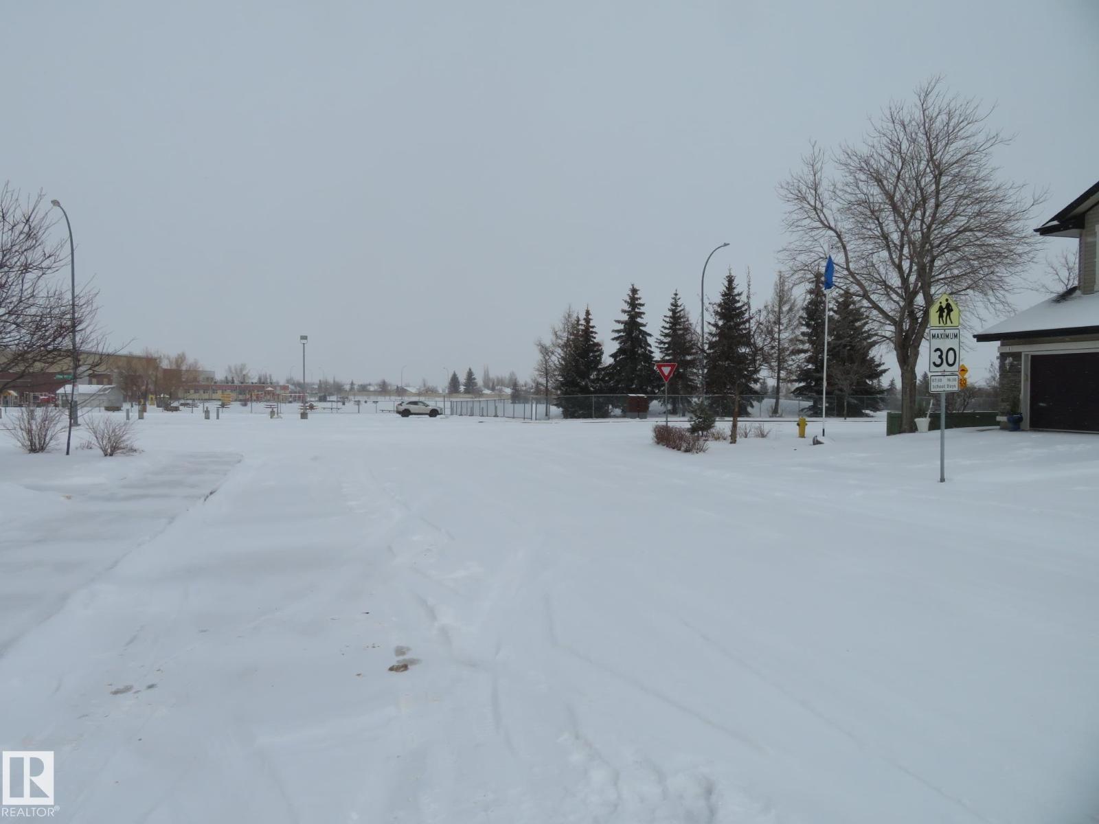 18 Connor Ln, Sherwood Park, Alberta  T8H 2L5 - Photo 5 - E4479102