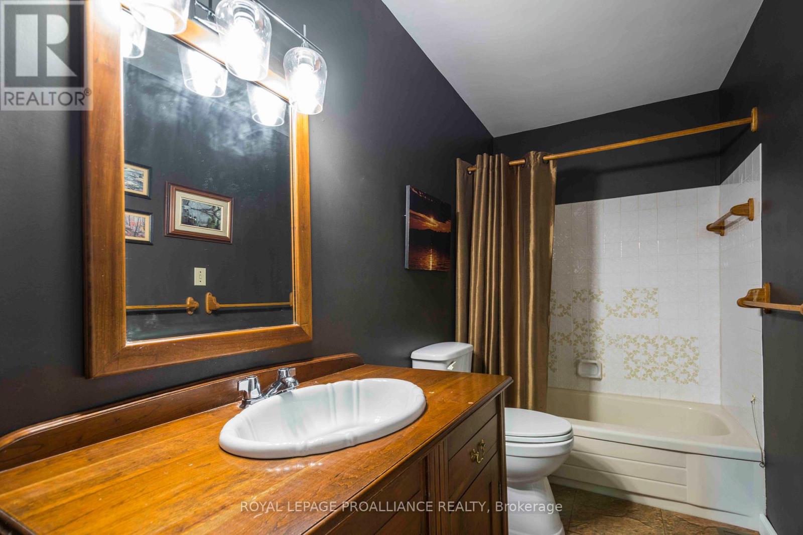 Lorem Ipsum Dolo, Quinte West, Ontario  K8R  - Photo 22 - DEMO29520421