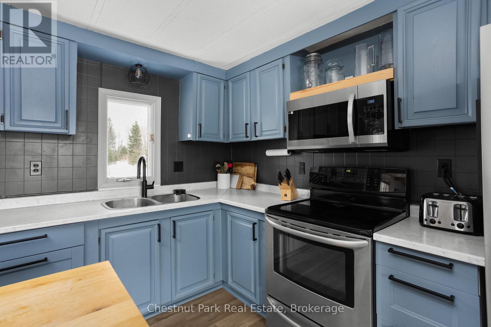 30 Empire Street, Kearney, Ontario  P0A 1M0 - Photo 15 - X12924794