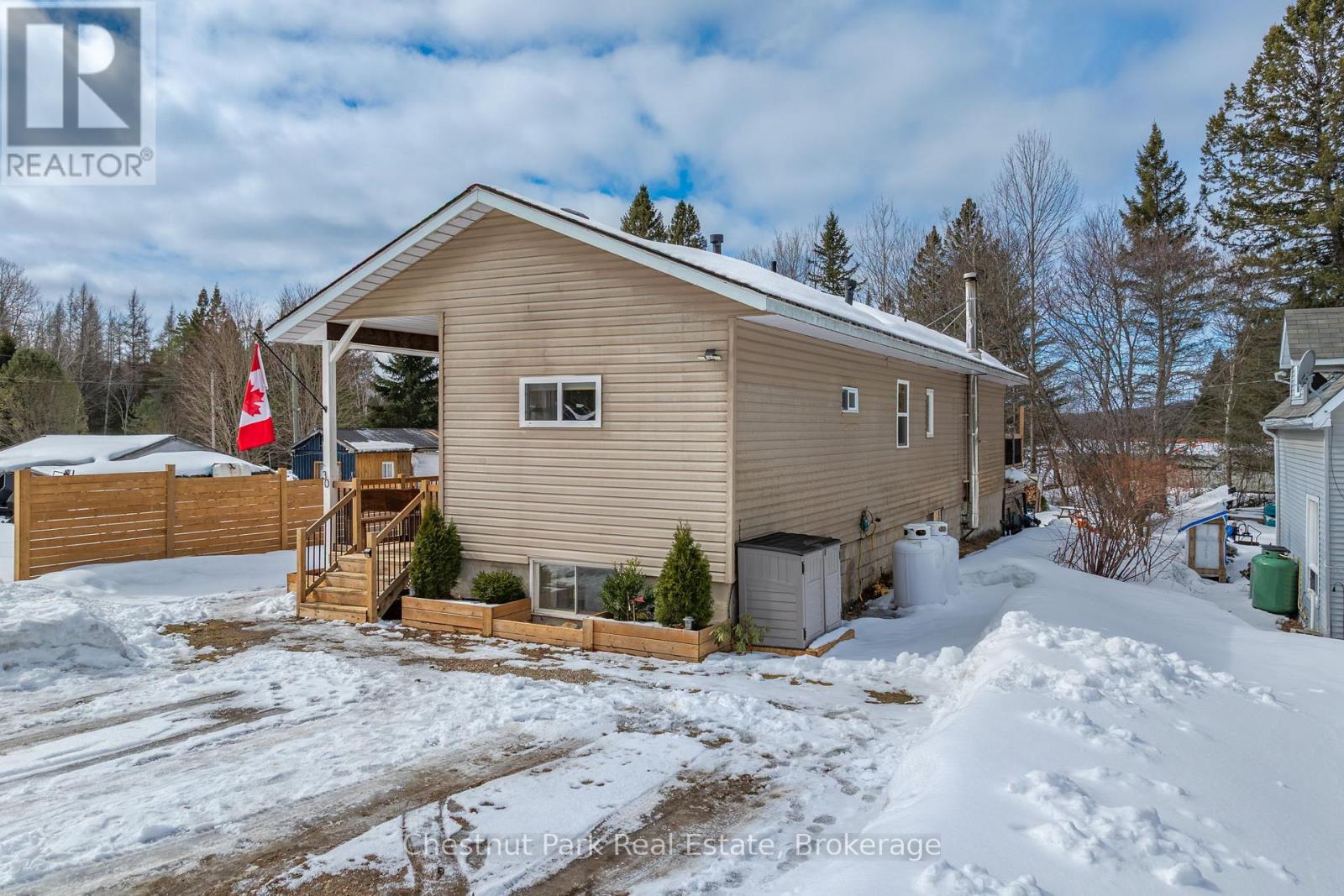 30 Empire Street, Kearney, Ontario  P0A 1M0 - Photo 3 - X12924794