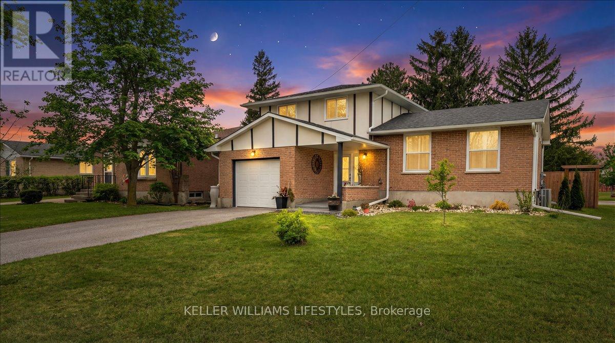 2 Juniper Place, Lambton Shores, Ontario  N0N 1J0 - Photo 1 - X12924618