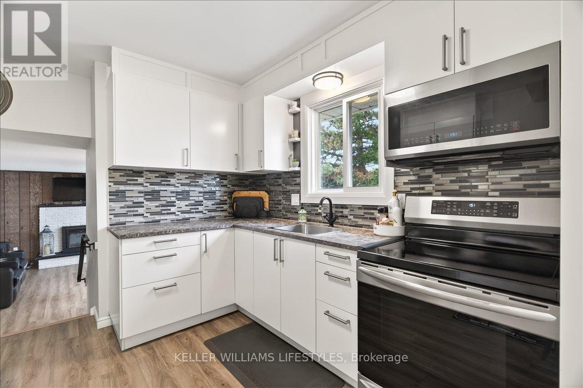 2 Juniper Place, Lambton Shores, Ontario  N0N 1J0 - Photo 10 - X12924618