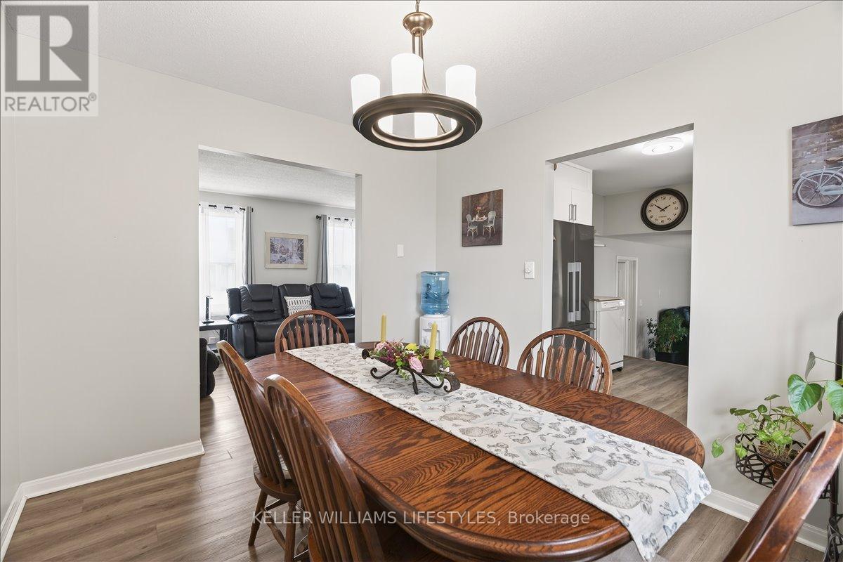 2 Juniper Place, Lambton Shores, Ontario  N0N 1J0 - Photo 11 - X12924618