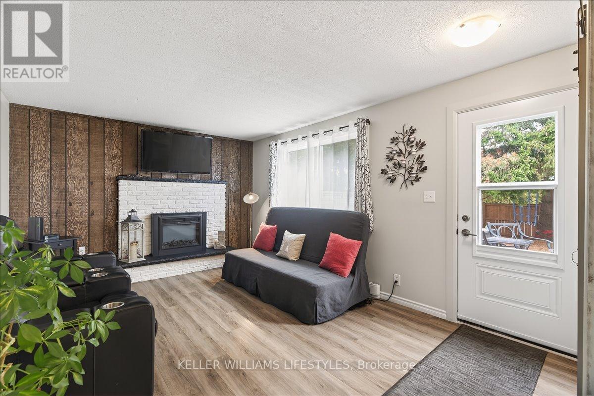 2 Juniper Place, Lambton Shores, Ontario  N0N 1J0 - Photo 14 - X12924618