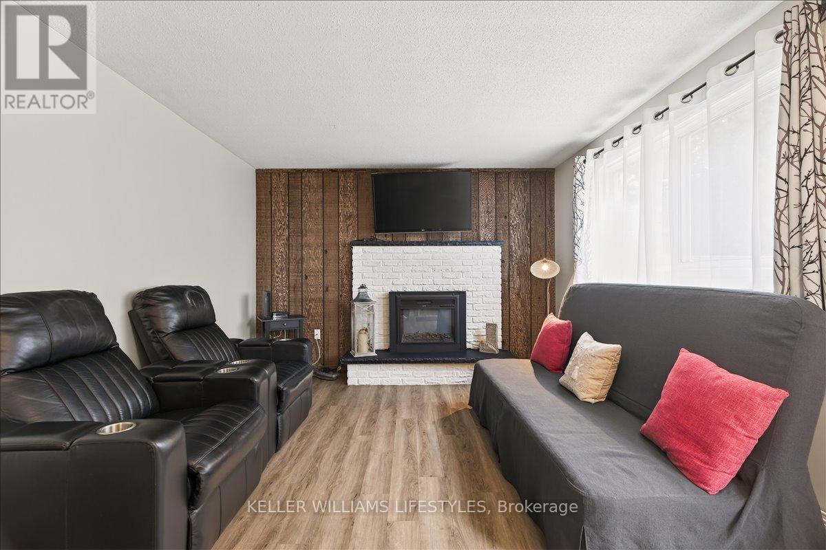 2 Juniper Place, Lambton Shores, Ontario  N0N 1J0 - Photo 15 - X12924618