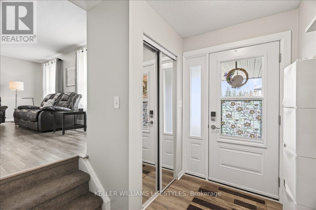 2 Juniper Place, Lambton Shores, Ontario  N0N 1J0 - Photo 5 - X12924618