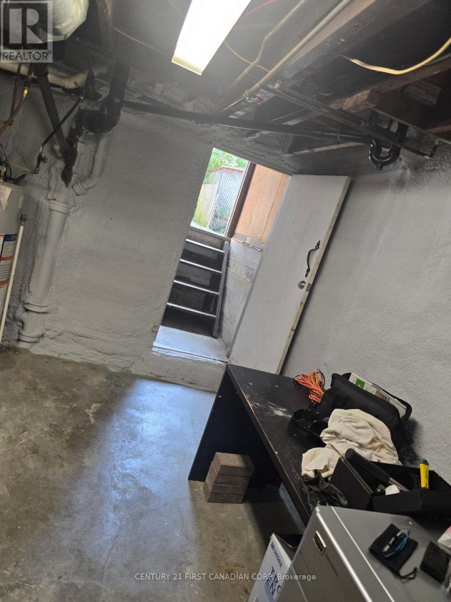 452 Charlotte Street, London East (East G), Ontario  N5W 4A4 - Photo 32 - X12924700