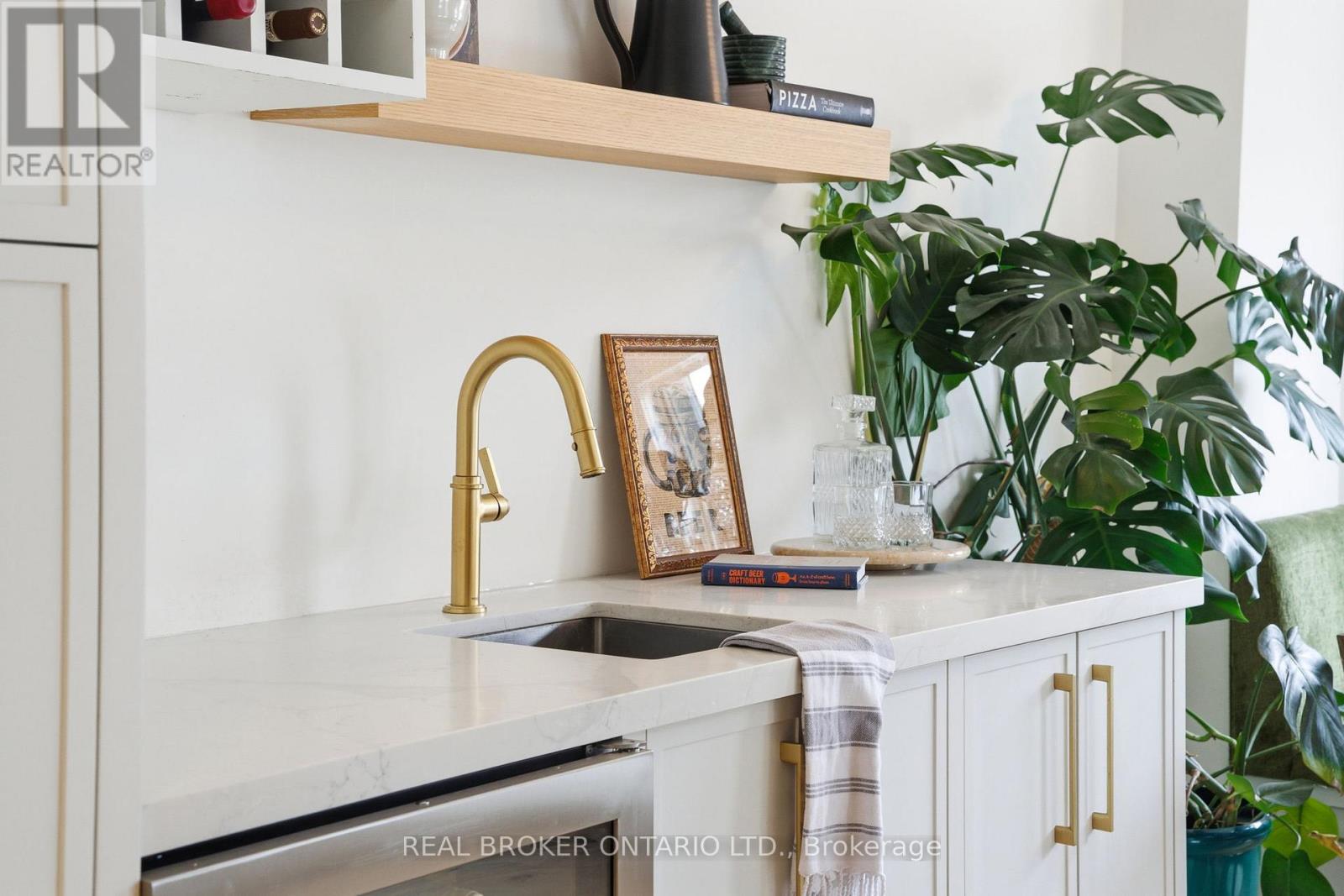 360 Wellesley Street E, Toronto, Ontario  M4X 1H4 - Photo 12 - C12924622