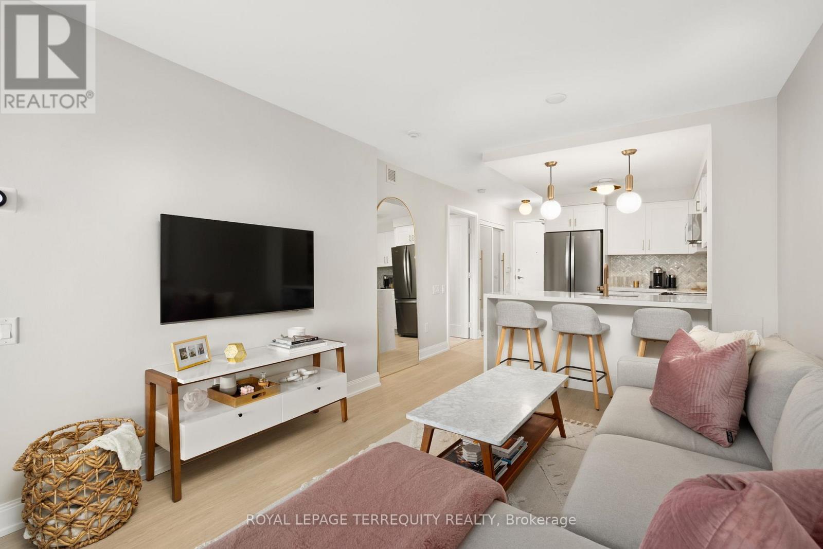 1004 - 2191 Yonge Street, Toronto, Ontario  M4S 3H8 - Photo 2 - C12924644