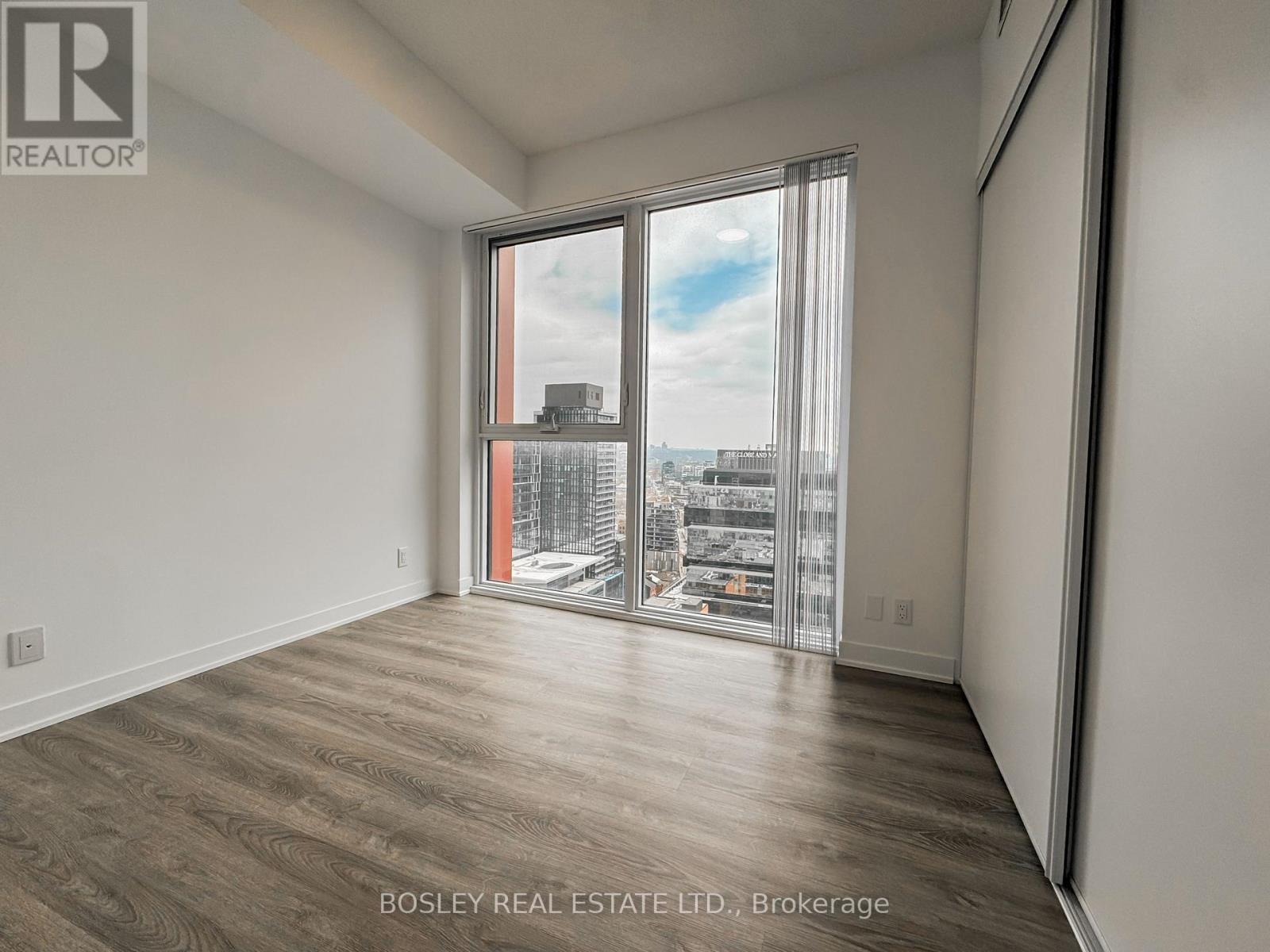 3206 - 180 Front Street E, Toronto (Moss Park), Ontario  M5A 2P5 - Photo 10 - C12924766