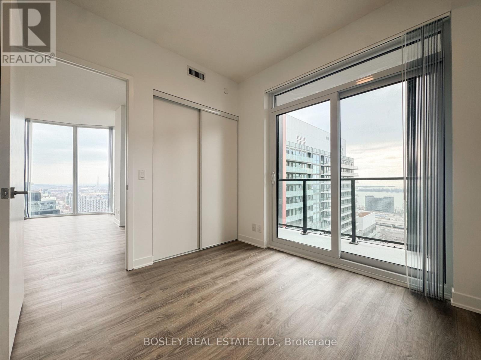 3206 - 180 Front Street E, Toronto (Moss Park), Ontario  M5A 2P5 - Photo 14 - C12924766