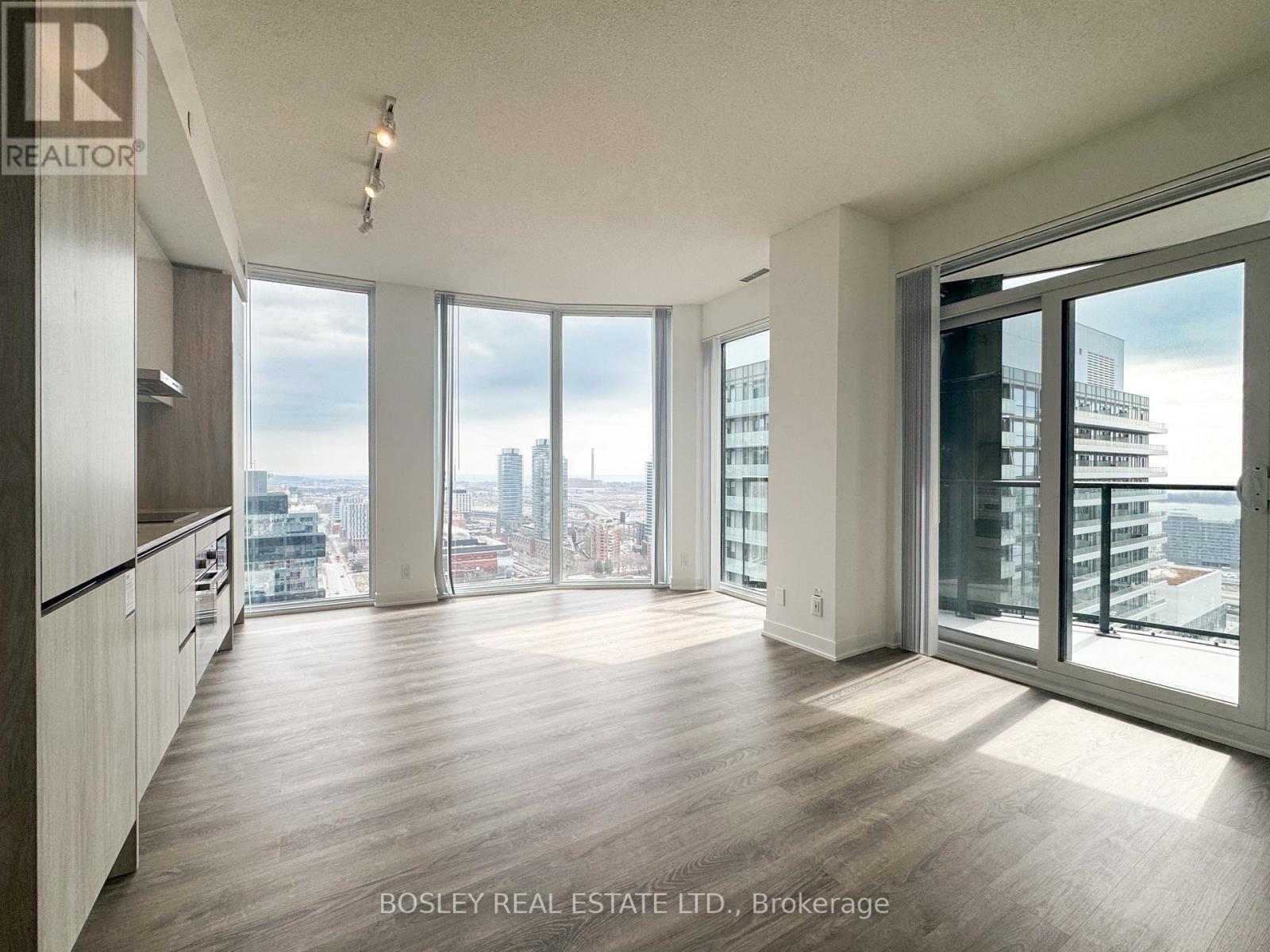 3206 - 180 Front Street E, Toronto (Moss Park), Ontario  M5A 2P5 - Photo 2 - C12924766